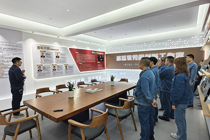 伟德体育股份公司工会组织广大员工参观劳：凸そ炒葱鹿ぷ魇壹笆榛